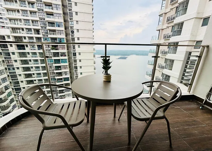 Danga Bay Seaview Laurel Bayfront